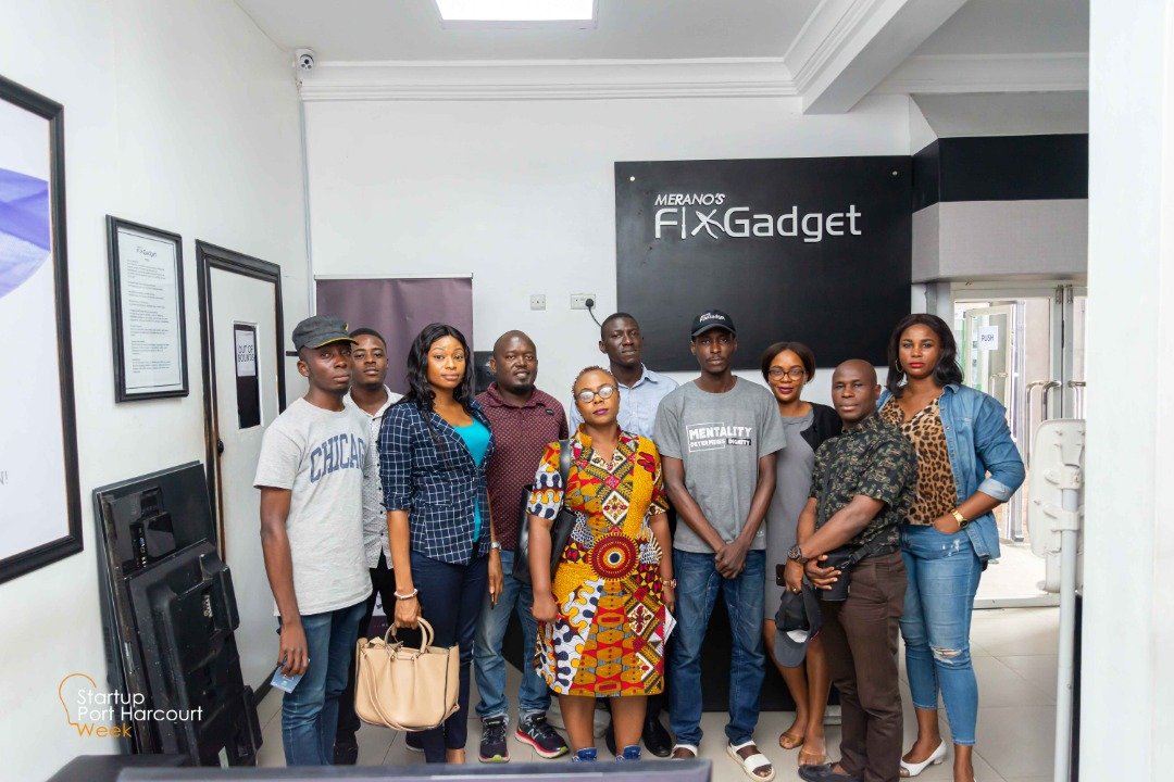 _NDLink's tweet photo. @Dabota_fubara @Soibi_ilate @MimamKristina @Samson_Goddy @ThankGodDonald @Miz_Impeccable @DirectPHC @PHSpaceApps @phcityonline @awesonaustin @chiomaezenwafo @thereal_honey_ @MysticalEm @EfreKufre @techcreekng @NigeriaInfoPH @CoolFMNigeria @PINDFoundation @marleyblueph @thebookpodng @CreativeHubPH @sprinthubmobile The amazing lad @Meranos_fixgadget with wonderful state of the art gadget fixing equipment.

#NDLink #Oil2tech #StartupPortharcourt #NigerDelta https://t.co/FejUMfmiCx