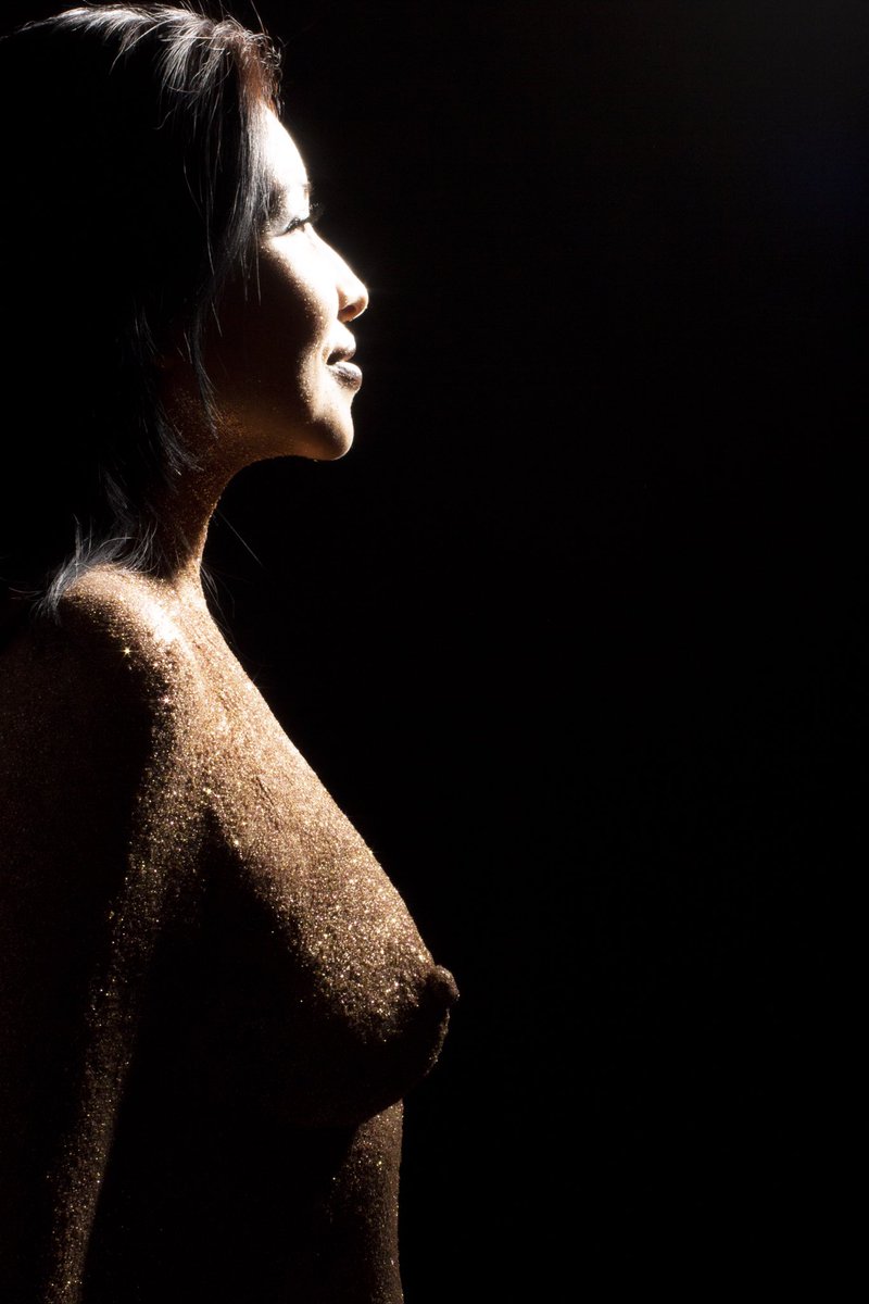 CasaVoltamx's tweet photo. Mujer tu cuerpo es tu templo. 

Si en algún momento alguna columna se quiebra, sigues siendo un santuario. 

¡Brilla, siempre brilla! 

Octubre: mes de la sensibilización del cáncer de mama. 

#sensibilizacioncáncerdemama #casavoltamx #estudiocdmx #brillemosjuntas #poramoralavida https://t.co/OFqvX2s1yt