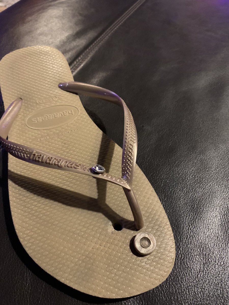 Nicky1966's tweet photo. @HavaianasEurope No point. I brought them at the airport in January and don’t still have the receipt which I was told I need. Gutted 😢 https://t.co/NxQCnZcos6