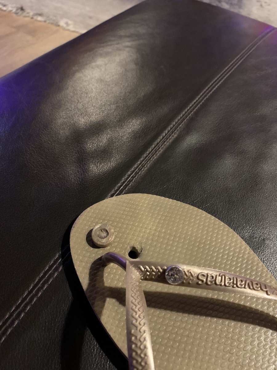 Nicky1966's tweet photo. @HavaianasEurope No point. I brought them at the airport in January and don’t still have the receipt which I was told I need. Gutted 😢 https://t.co/NxQCnZcos6