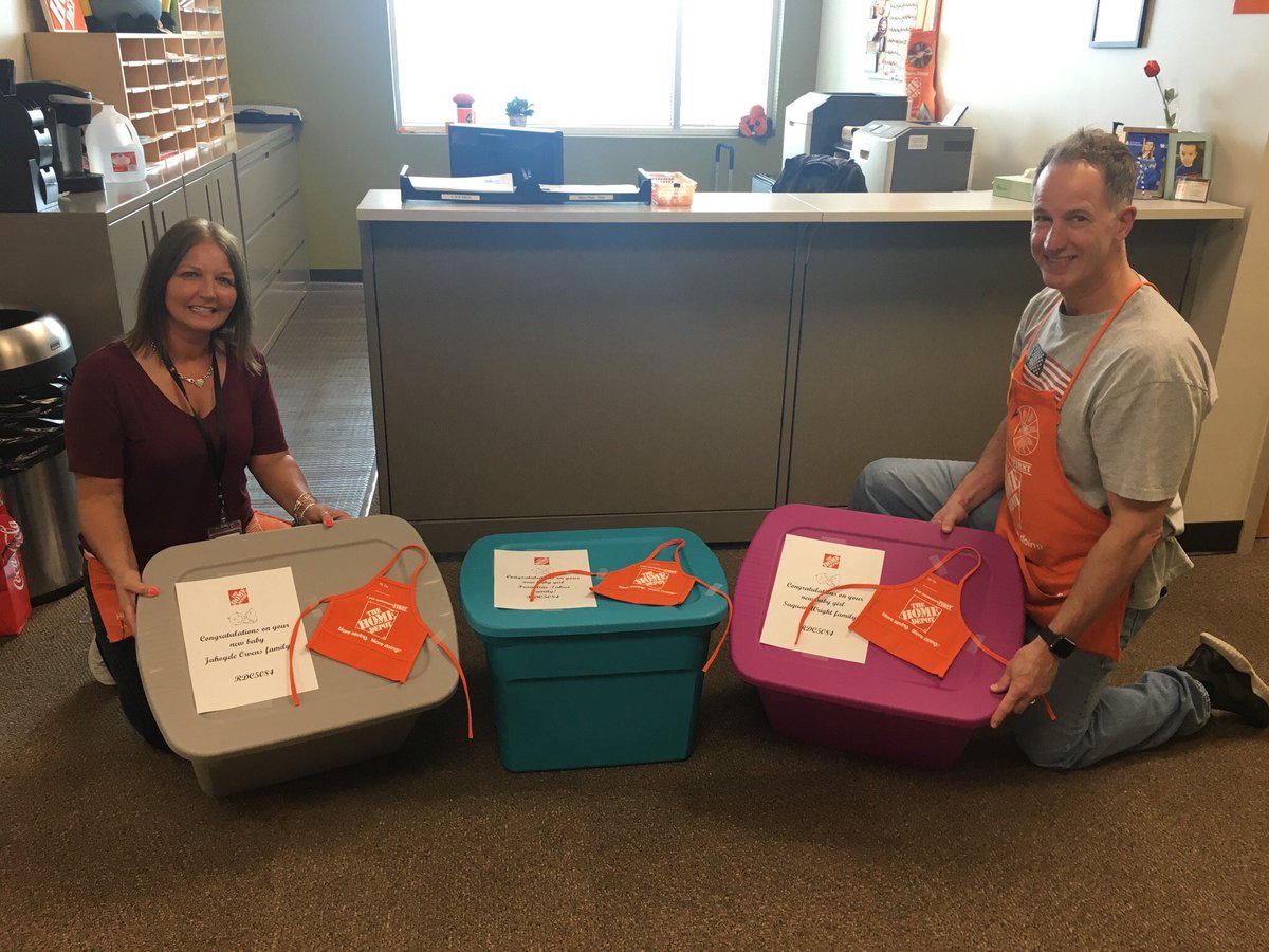missplaced17's tweet photo. Happy National Boss’s Day @kenroeii ! Thanks for all you do for all of us! @HomeDepotDC5084  #NationalBossDay #bestboss https://t.co/ZfHUeYaguf