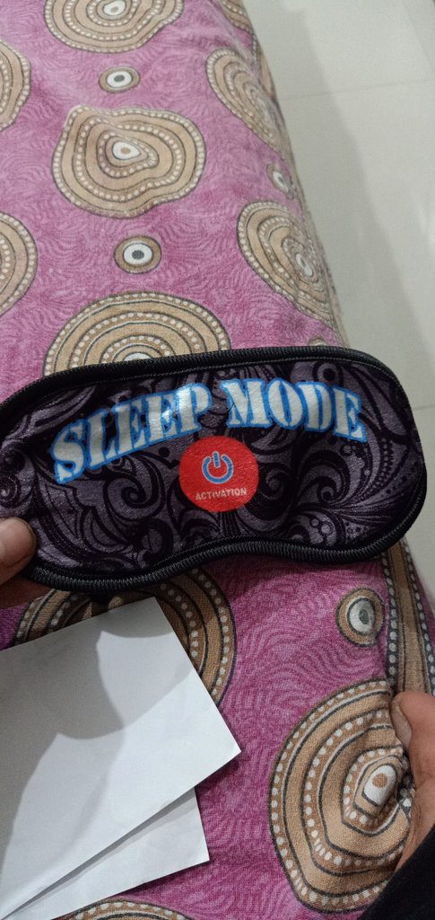 iamlokit's tweet photo. @Flipkart I order for do no disturb mask.. and what product I got it completely different? What you guys trying to prove by sending wrong product? https://t.co/EnOI5TsFjn