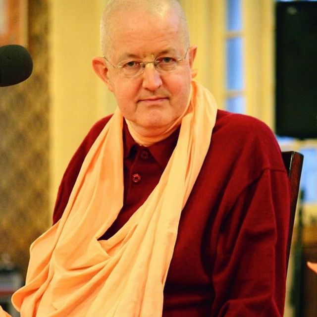 Romapada_Swami's tweet photo. Complete dedication to the messages and the person delivering the messages gives realization at the level of the heart. ⠀
⠀
#heart #romapadaswami #motivationalspeaker #spiritualteacher #lifeteachings #quotestoinspire #lifequotes #goodquotes #selfdeve… https://t.co/f4iCqNAoI0 https://t.co/ELlOkuQVQf
