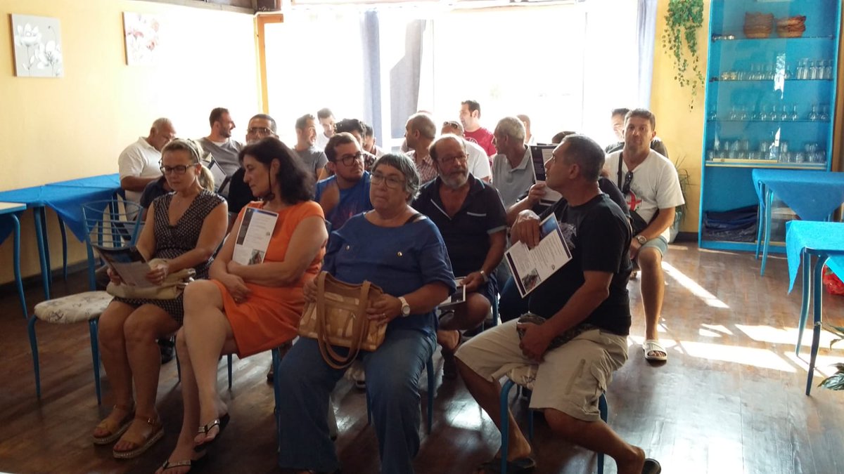 UnciAgro's tweet photo. @gennasco con @UnciAgro e i nostri #pescatori in #Sardegna . Continuano i nostri corsi di formazione/informazione sui #rifiutiinmare #primosoccorso #sicurezza https://t.co/lL9fBNbz07