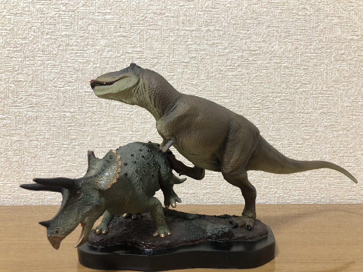 タスク 黒門前 Twitterren フェバリット ティラノサウルス トリケラトプス 1 35とあるけど気持ち小さめかな 1万円で ティラノサウルスvsトリケラトプスを楽しめるのはよい