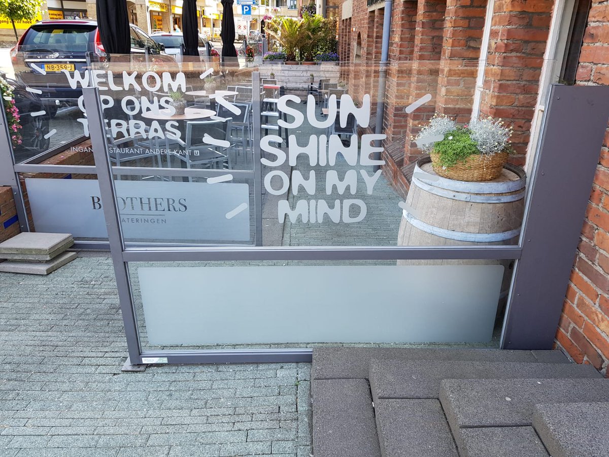 Impressed print&sign tweet media