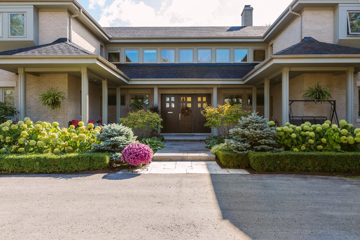 addiegallop's tweet photo. JUST LISTED: Backing onto Conservation &amp; Walking Distance to Restaurants, Bars + Shops yet Close to Key Arteries to get you In and Out of the City.   #Conservation #5RiverviewRd  #Markham #Custom  #Radiant_heat #BuySmartSellSmart #RLP_YCR info@powellandgallopteam.com 905-642-6333 https://t.co/aR22Veop28