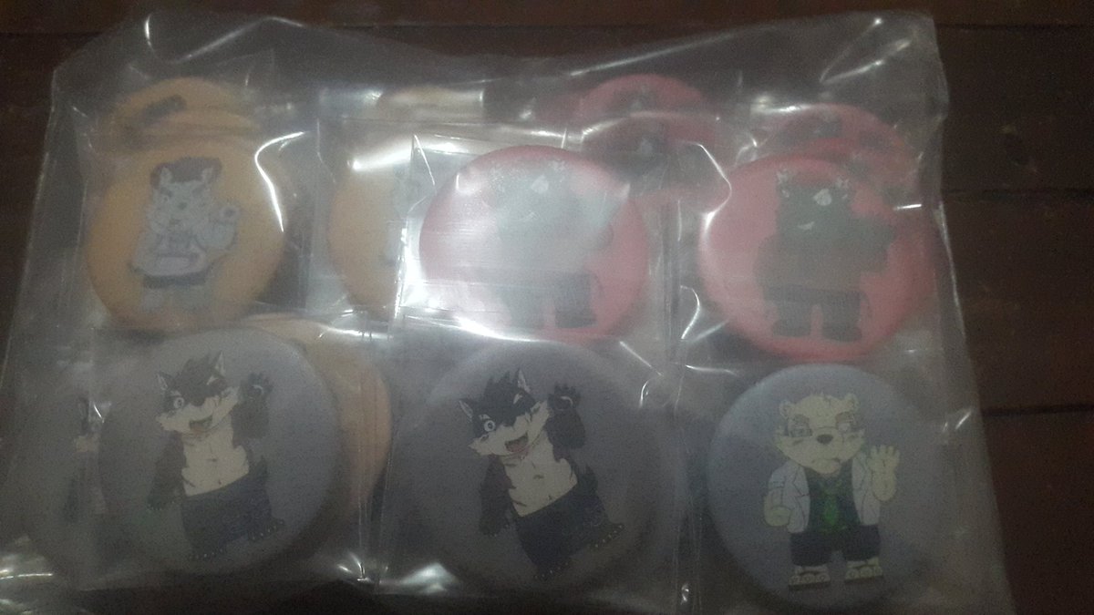Baruto_kun2553's tweet photo. Hey! Hey! Hey!?
What is this? It look like a badge, isn't it?
And our friends from #Housamo are on the badge too...
Find out more from my booth as #MorphParade5 this December! https://t.co/B3wPEnmth5