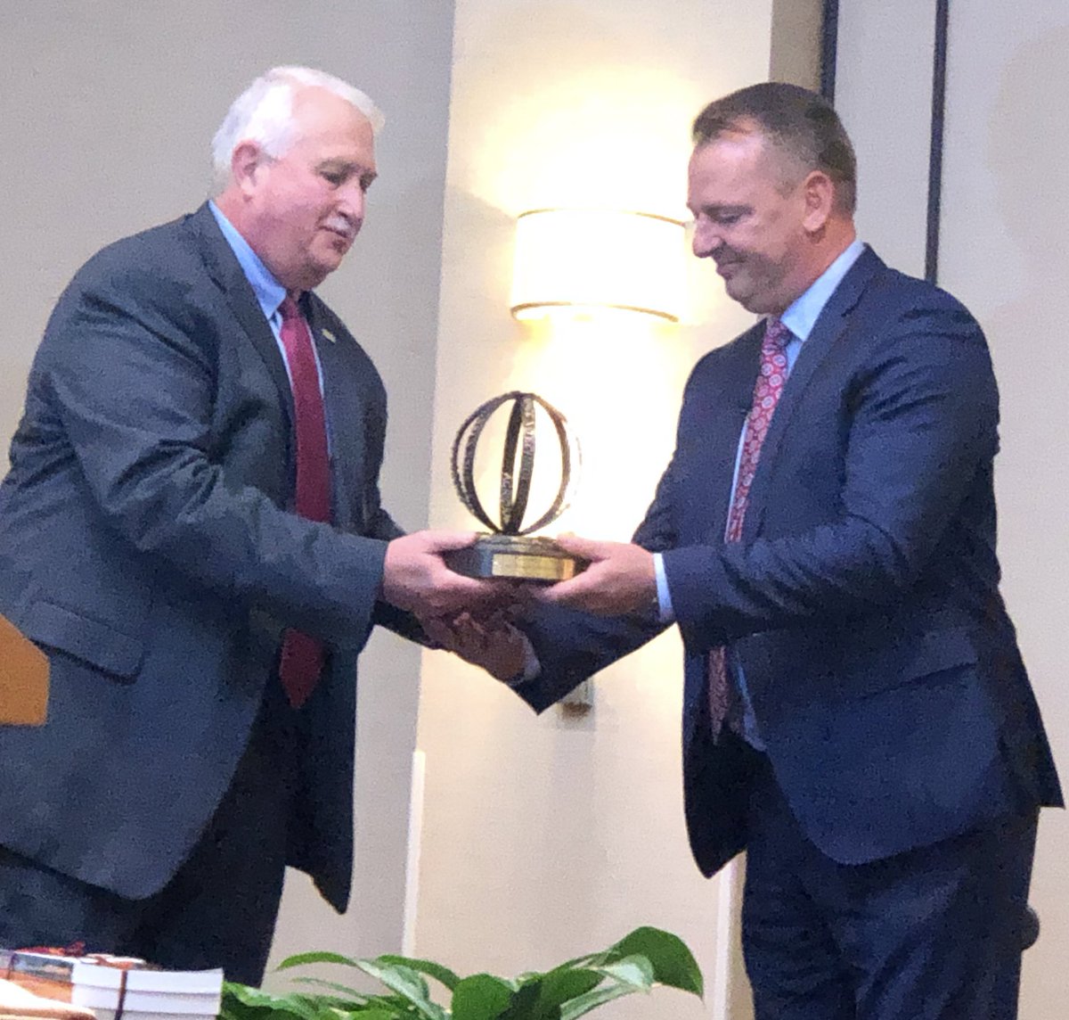 Frank Mitloehner <a href="/GHGGuru/">Frank Mitloehner</a> of <a href="/ucdavis/">UC Davis</a> receiving the Borlaug <a href="/CASTagScience/">CAST</a> Communication Award at the <a href="/WorldFoodPrize/">World Food Prize Foundation</a> event in Des Moines <a href="/BioBeef/">Prof Alison Van Eenennaam (@BioBeef)</a> <a href="/kevinfolta/">Kevin Folta</a> <a href="/akin_adesina/">Akinwumi A. Adesina</a>