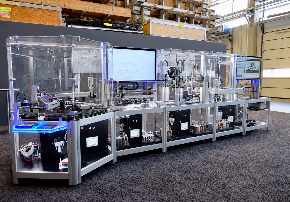 Redaktion_IA's tweet photo. Wie elektrische, pneumatische und hybride #Antriebstechnik für #higherproductivity in der #Automation sorgen, wird #Festo auf der #sps_live (Halle 9, 361) anhand unterschiedlicher Fertigungsmodule zeigen. #getdigitalnow #Connectivity #Cloud #IoT #Dashboard @spsmesse @FestoAG https://t.co/2jwGbCZUzN