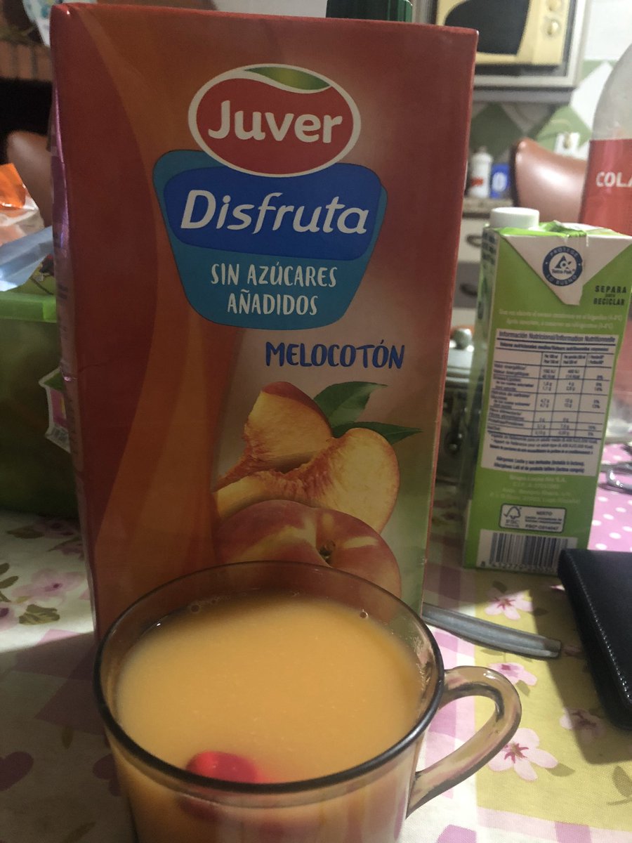 julio16588's tweet photo. Veis normal encontrar esto dentro de un bote de #zumosjuver ?? Es una poca vergüenza !! https://t.co/Kipp21dqyG