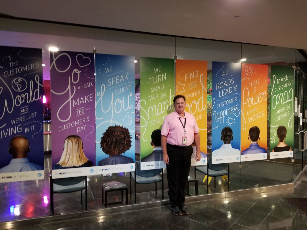 ellejt's tweet photo. Happy Boss's Day to Ralph Carroll, @ChrisGDaugherty @ashland_cc @anthonyetuggle!! You all rock my sock off!! #TuggleNation #LifeatAtt #attemployee @ATT https://t.co/6fgbhEv2bg