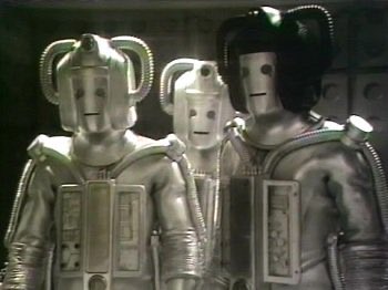 SussexDocSoc's tweet photo. At 15:00 - Cybermen! At 18:30 - Ancient History!

Only in Fulton 214 today! 🤖🕗✨ https://t.co/lNbfJHMn2H