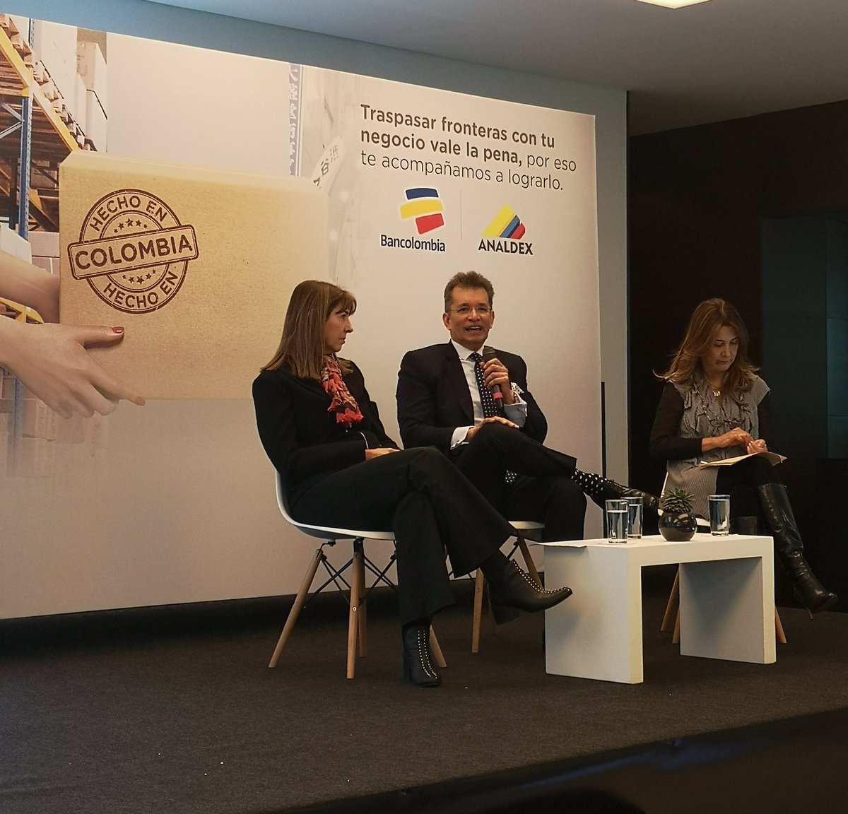juandicanog's tweet photo. La nueva alianza estratégica @Bancolombia @AnaldexColombia permitirá a los empresarios diversificar sus productos y mercados de una manera sencilla y ágil https://t.co/xa5n4b4206