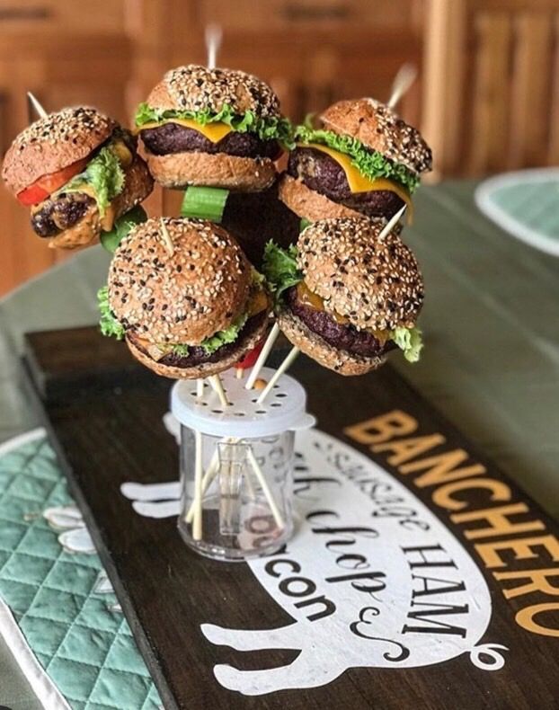 Cambro1's tweet photo. We love this #CamHack! @seabutcherswife used a #Cambro Shaker to hold her mini burgers before they were placed into an extravagant Bloody Mary ๐น๐ #WednesdayWisdom https://t.co/f4K9xjDJLK