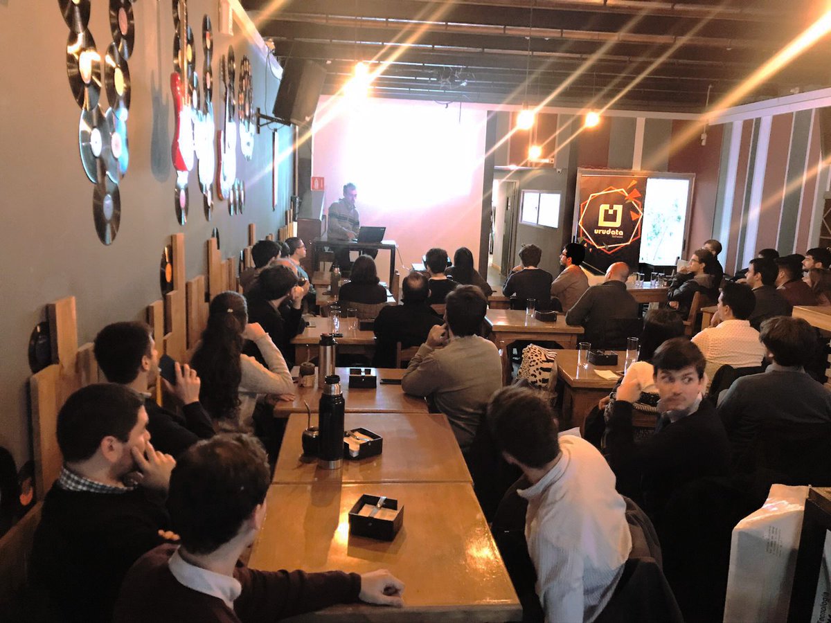 UrudataSoftware's tweet image. ¿Qué son nuestras TyD? Jornadas que realizamos 3 veces al año donde nuestros técnicos se actualizan sobre las últimas tecnologías. Ayer compartimos la última del año #urudatasoftware #capacitaciónconstante #mlnet #aspnet #boilerplate #netcore #tyd @spassarop