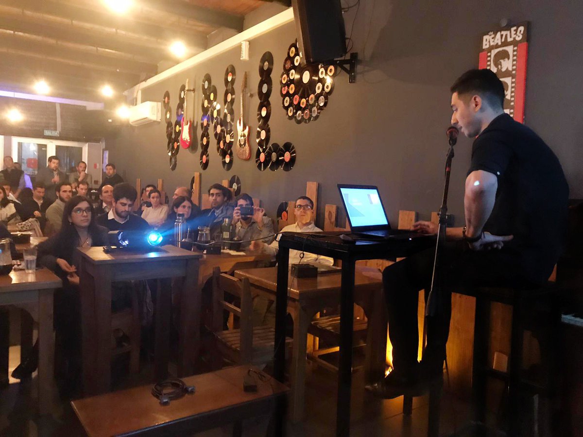 UrudataSoftware's tweet image. ¿Qué son nuestras TyD? Jornadas que realizamos 3 veces al año donde nuestros técnicos se actualizan sobre las últimas tecnologías. Ayer compartimos la última del año #urudatasoftware #capacitaciónconstante #mlnet #aspnet #boilerplate #netcore #tyd @spassarop