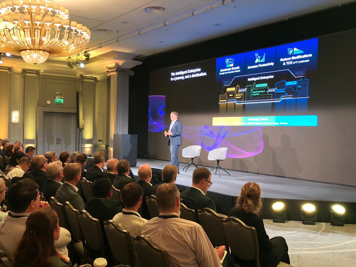 ChrstnKlein's tweet image. It&apos;s a wrap! Thanks @MichaelKleinem for having me at #SAPMaxAttention Summit in London to show how the #intelligententerprise helps companies keep pace with digital disruption - and thanks to @OricaLimited&apos;s Gabriela Azzali for joining me on stage! #thebestrun