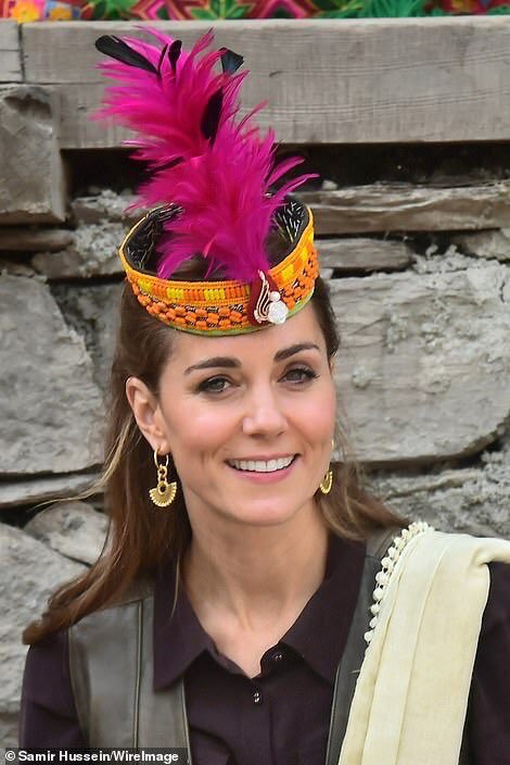 KingSiasi's tweet photo. #Duke and #Duchess of #Cambridge #Prince_William and #Princess_Kate_Middleton visit #Kalash_Valley.
#RoyalVisitPakistan https://t.co/J60uHSoFeg