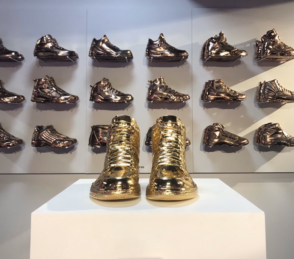 madeforthew's tweet photo. .@NatAchon is back home in Canada and she had a chance to stop by the #NBAGallery to get a sneak peak at a couple exhibits #WNBAKicks https://t.co/vUH2lw2wUI