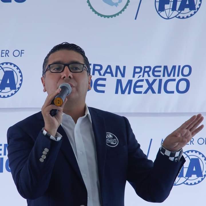 FalsoGalindo's tweet photo. Amigitos de #nascarxfox nuestro parner y amigo @jccasco es el helegido para cantar el himno en el @mexicogp felisidades parner! 
Mejicanos al grito de guerra
al sonoro rugir del cacon
resuenan los gritos del parner
que suena como verdadero maricon https://t.co/MbnpMXyTTW