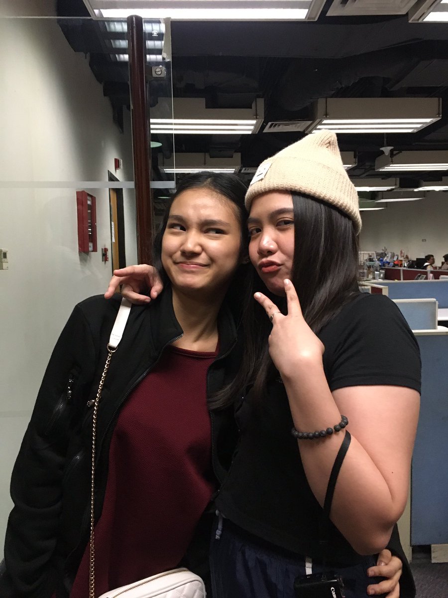 maimailampos's tweet photo. Tenkz sa makukulit at competitive na dalawang to! Abangan nyo ang collab namin hehehe! Sino kaya natalo? Hmmm?🤔 abangan sa aking channel 😉 #KarJon @AljonMendoza_ @MissKareee https://t.co/sqZ3ZzRGbO