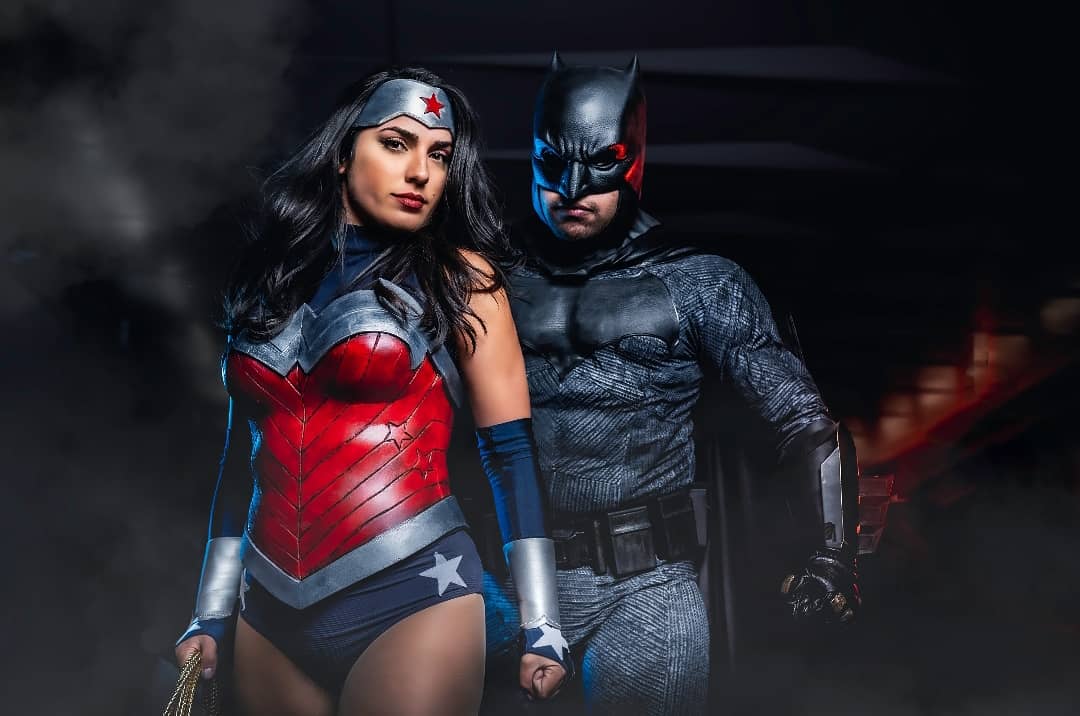LisTham_'s tweet photo. I❤ZS 🖤🖤🖤🖤🖤 WONDERBAT POWER! Photo by @graceandshine with @batsquez one of the best Batman cosplayers and friend. 
#ReleaseTheSnyderCut #batman #wonderwoman #wonderbat #strong #power #dccomics #fandom #comic https://t.co/Hcn8Z79PK4