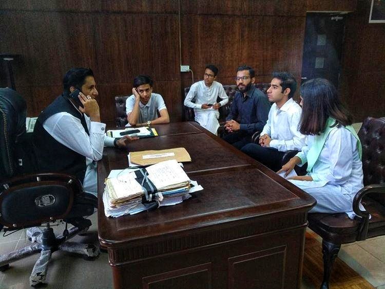 Impact_pakistan's tweet photo. Team IMPACT met DC Islamabad @hamzashafqaat to brief him about the initiative students have taken for climate change. 2 major projects have been assigned to IMPACT and we have joined hands with DC Islamabad. Together we are here to jolt thrones of destruction. https://t.co/7TNDdBfnHy