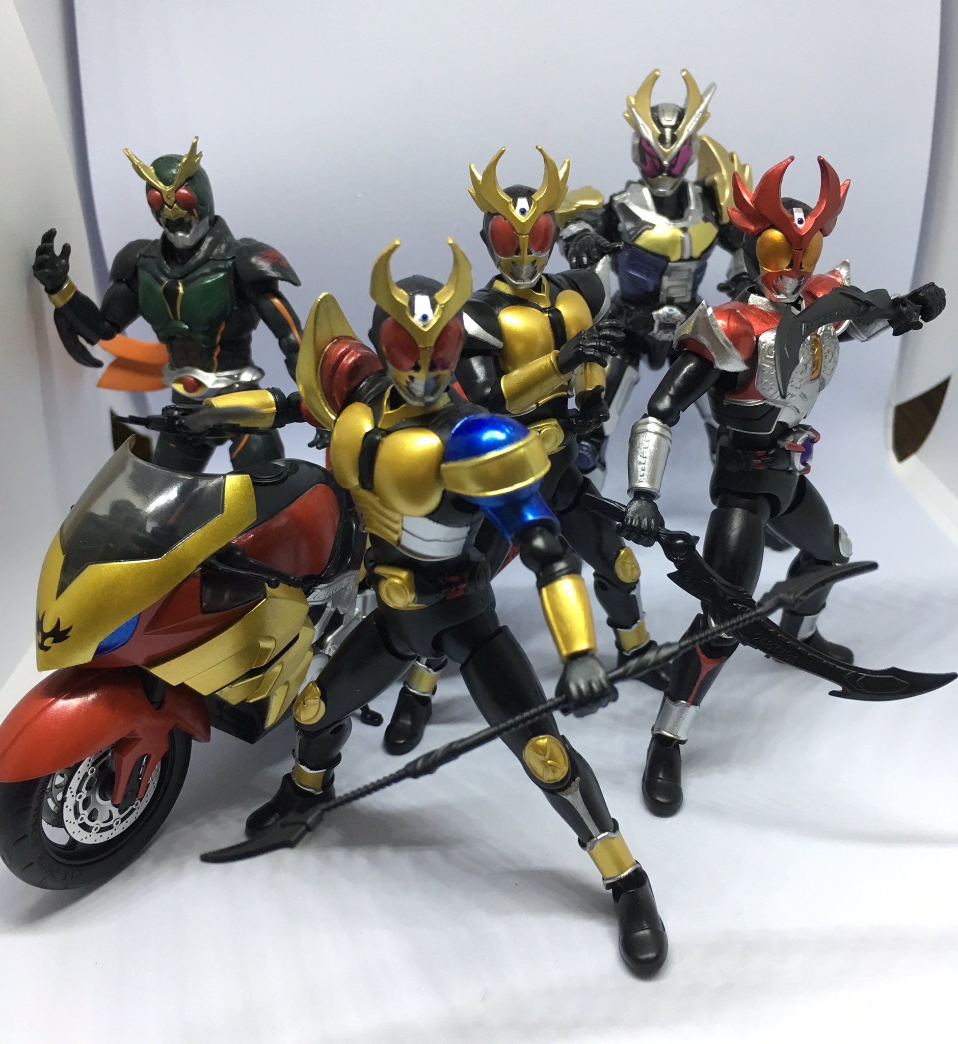 ゼトkオン 掌動駆 Shodo X 仮面ライダー6 1箱500円 ラインナップ6種全てがアギト 今年は01年か ホーン展開頭部やフォームチェンジの差し替え マシントルネイダーの変形と とにかくプレイバリューが高い 目覚めろ その魂 Shodo仮面