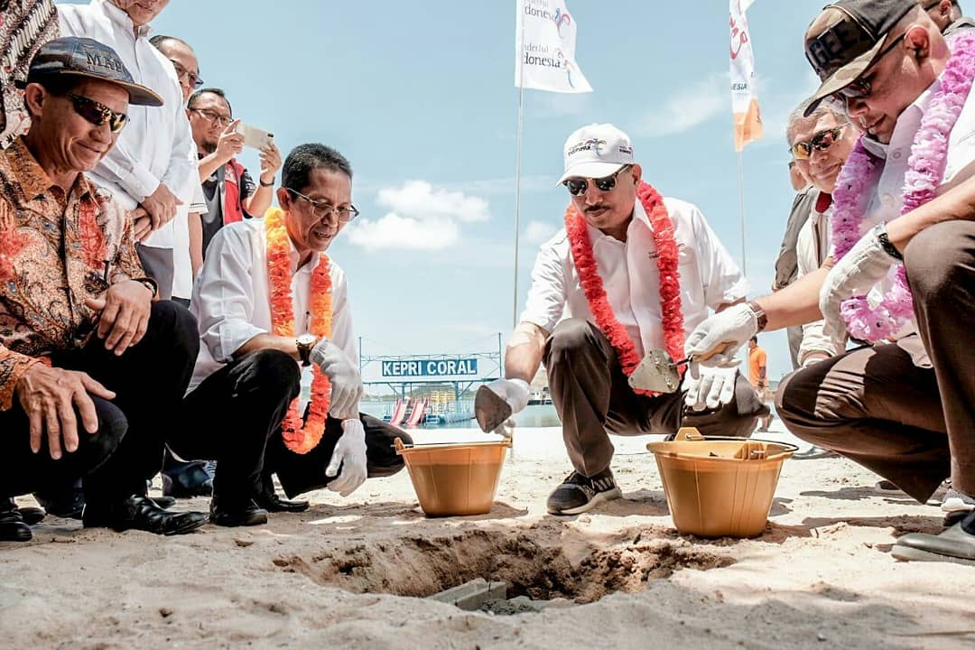 KemenPariwisata's tweet photo. #SobatWisata hari ini Menpar Arief Yahya beserta jajaran pejabat yg didampingi oleh Plt. Gubernur Kepulauan Riau Isdianto melakukan Kunjungan kerja ke Batam untuk melaksanakan Kick Off proses KEK Pariwisata Batam 

#PesonaIndonesia #WonderfulIndonesia
#KEKBatam https://t.co/q7gDtoz6bU