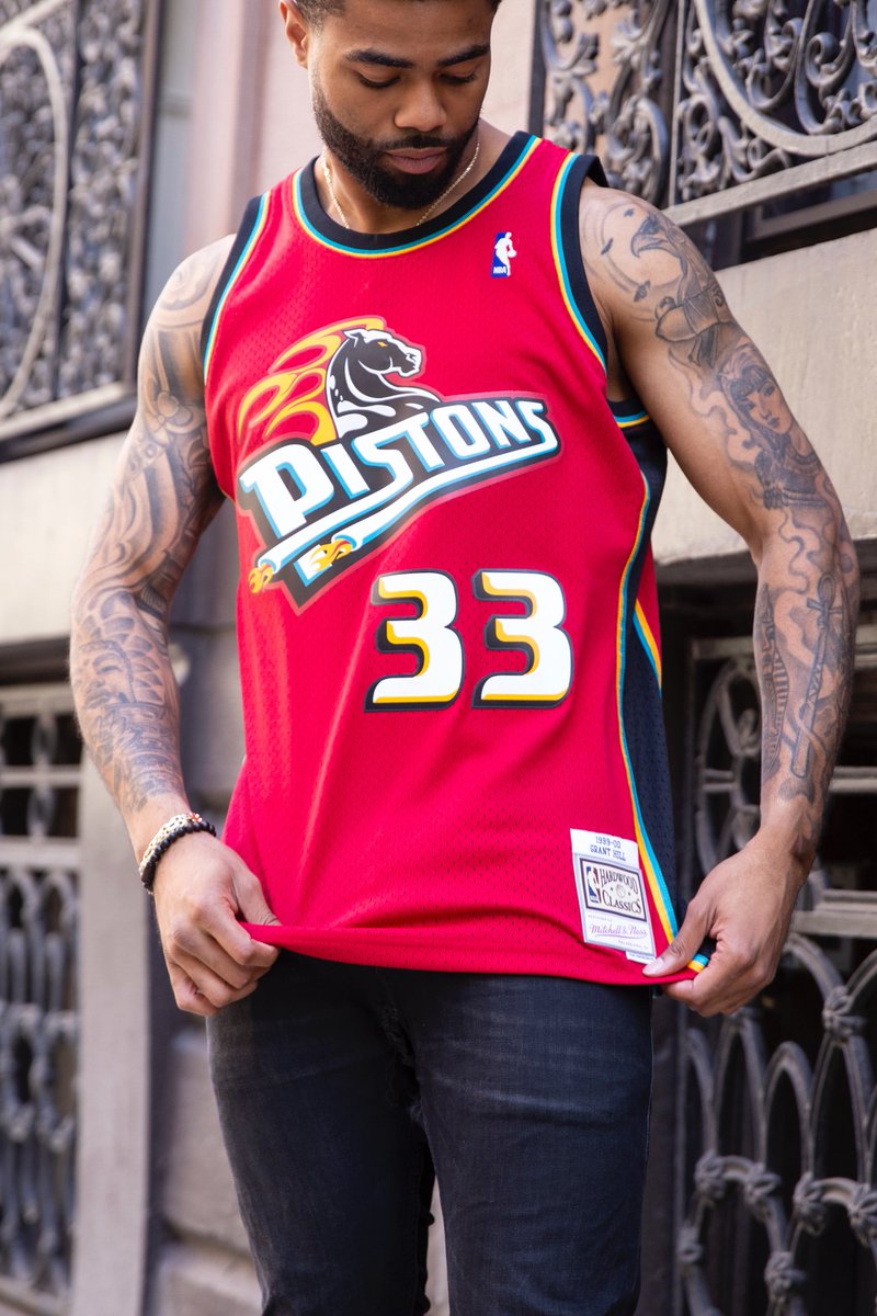  Mitchell & Ness Detroit Pistons Grant Hill 1999 Red Throwback  Swingman Jersey (Large) : Clothing, Shoes & Jewelry