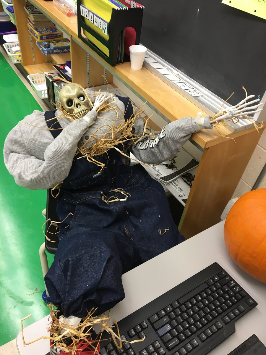 Fred’s pretty laid back this rainy am. ⁦<a href="/OP_HWDSB/">Orchard Park</a>⁩ ⁦<a href="/library_op/">OP Library</a>⁩ ⁦<a href="/HWDSB/">HWDSB</a>⁩