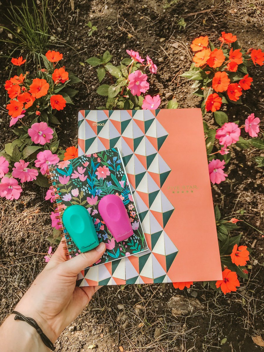 swingline's tweet photo. These mini staplers are colorful like the flowers in a garden. Perfect for our backpack or briefcase. Take them anywhere. #swingline #swinglinestapler #stapler #garden #flowers #notebooks #ministapler #schoolsupplies #coloredstapler #swinglineministapler https://t.co/SSdRYAZoI1