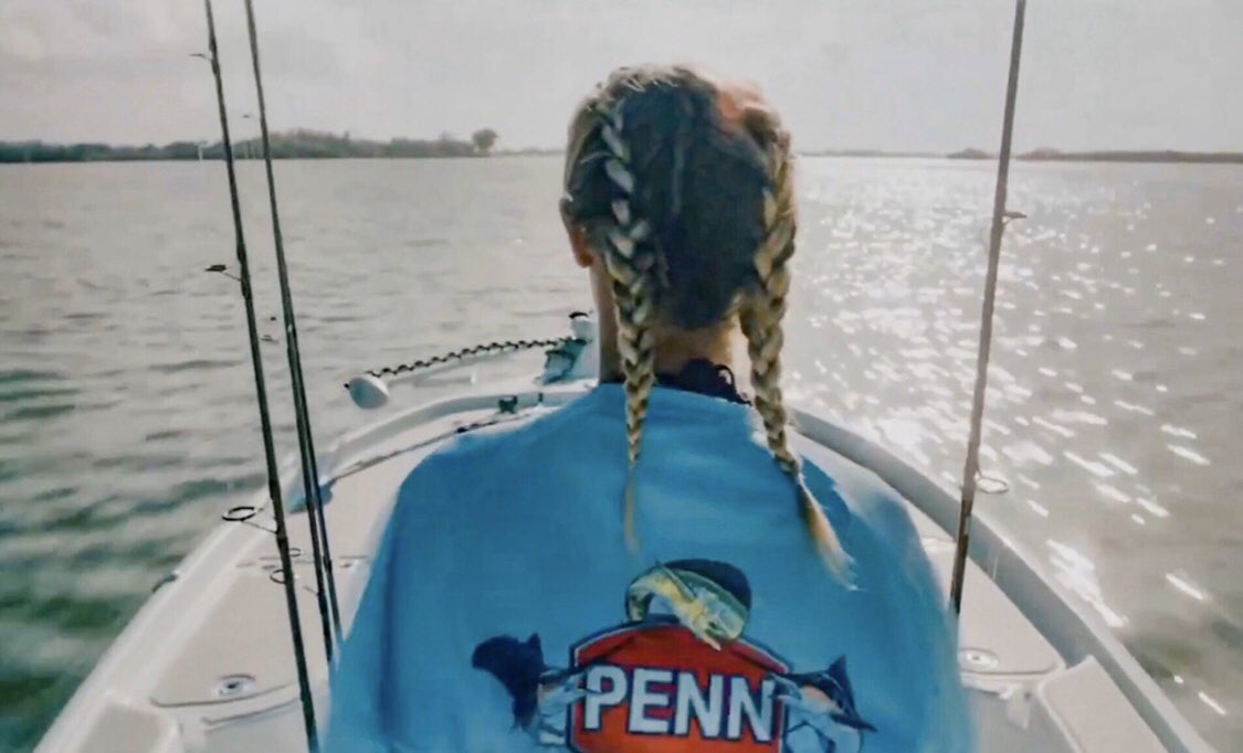 Heading toward better days... we call them Saturdays and Sundays #weekends #herewecome #collegelife #pennfishing #onlyinayellowfin #fishbrain #chastenation #takemefishing #womenmakingwaves #westmarine