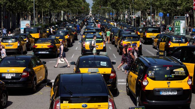 vilallongapac's tweet photo. Protestes dels miners a Asturies o vaga de taxis a Barcelona i Madrid.  Van durar dies. I ningú es va plantejar aplicar cap mesura excepcional. https://t.co/hDIDGhyyWm
