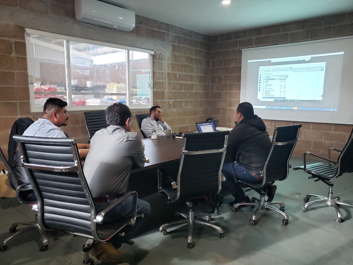 PrivaMX's tweet photo. Capacitación a Clientes 🌱👨🏫
#ServicioAlCliente #IngenierosEnAcción #PrivaTeam https://t.co/NjSdkli1vA