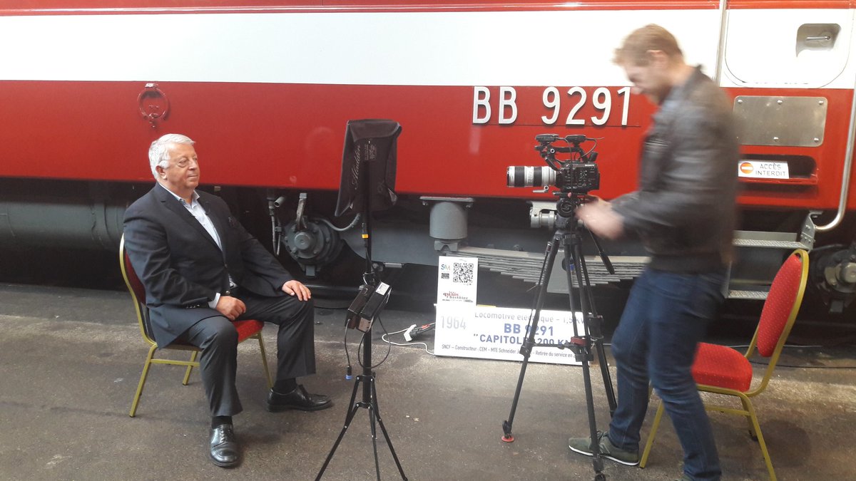 MirvillePhil's tweet photo. RMC Découverte tourne un documentaire à la Cité du Train sur l'histoire des records du monde à la SNCF : BB 9004, CC 7107, BB 9291, Turbotrain et TGV. Diffusion en janvier 2020 : à ne pas manquer ! @AgnesOgier @FlorenceBrachet https://t.co/i2rFsvfQRm