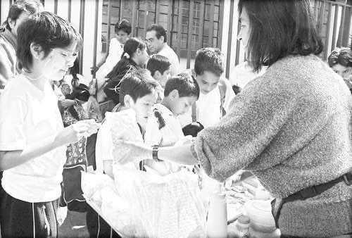 La mala alimentación intensifica riesgos para la niñez global: Unicef.