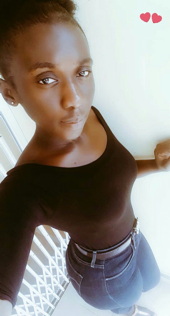 Efua_ampofoa's tweet photo. I love peak milk😊 wah about you? #milkchallenge https://t.co/Jwi82KTTUd