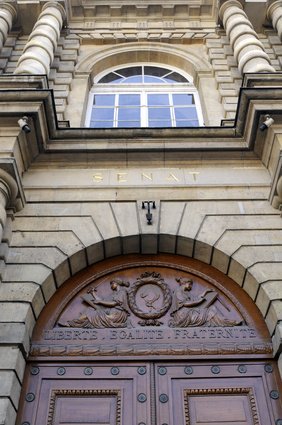 l_amf's tweet photo. Le Sénat adopte l'interdiction du « nuançage d'office » dans les communes de moins de 3 500 habitants #Collterr https://t.co/LxOI95z0s9 https://t.co/eTIMZo3V0L
