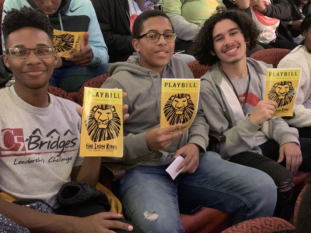 crossroads4kids's tweet photo. Last night, 50 Crossroads #C5NE Staff and participants had an amazing time attending The Lion King at the Boston Opera House! Thank you SO MUCH to our friends and partners at @RodmanRide4Kids for making this possible! #rodman4kids #theatreforkids

https://t.co/q3WozWbU7x https://t.co/9M2xCY2DEc