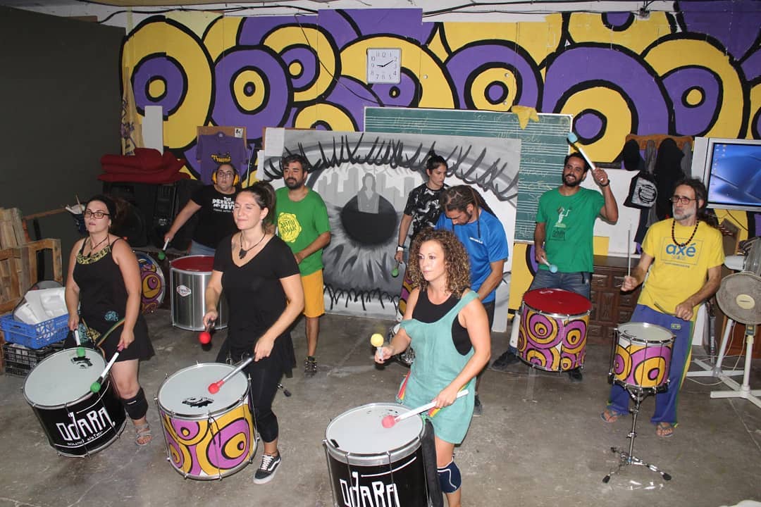 BlocoTambole's tweet photo. ¡El miércoles tuvimos día de ensayo!Todavía bailamos por la energía que nos dio el ensayo 🎶🥁¡La fuerza que nos da que llegue gente nueva nos recarga las pilas y vamos a tope!Hoy más y mejor, recordamos que estaremos en la nave de 19 a 23 acércate a probar y gozarlo con nsotrxs. https://t.co/sjJEuYCWpp