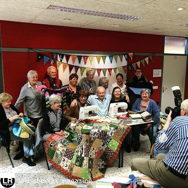Credit to @leidscherijn_magazine (<a href="/get_regrann/">get_regrann</a>) -  Droomdekentjesgroep Vleuten-De Meern bestaat vandaag 3 jaar! 🌈 Dat werd gevierd met een lekkere high tea. Onze @wimvanijzendoorn en <a href="/anoekroodenburg/">Anoek Roodenburg</a> schoven onverwacht even aan. #gezellig Je leest er… ift.tt/2nUTQay