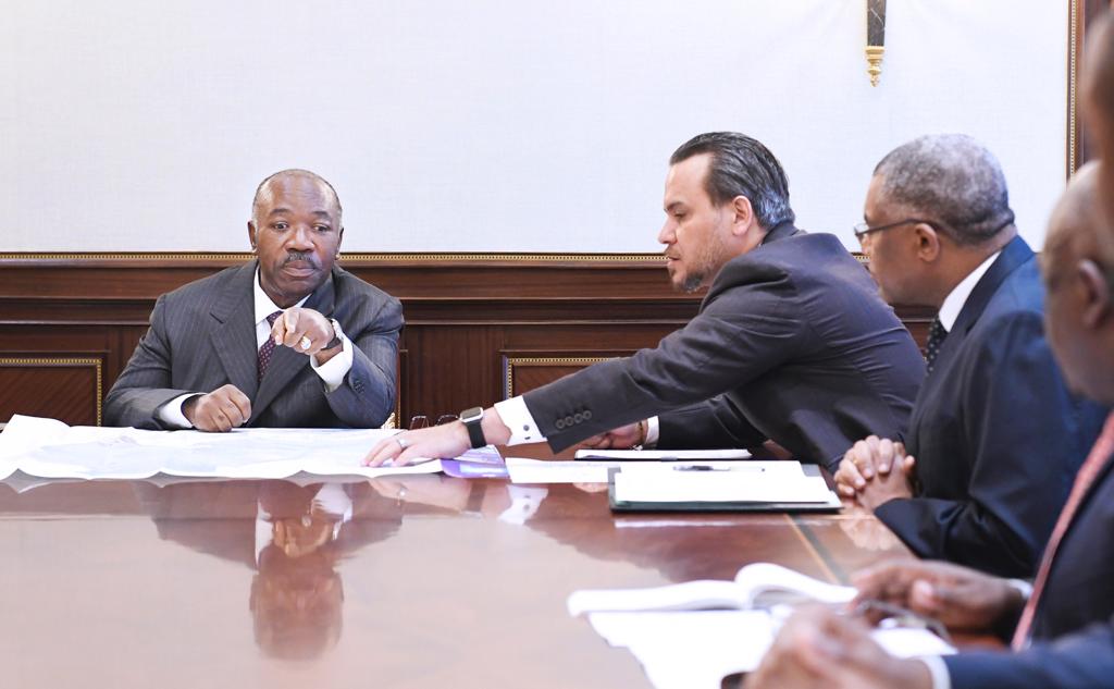 #10ansABO

Le 16 octobre 2009, il y a 10 ans jour pour jour, SEM Ali #Bongo Ondimba, prêtait serment comme président de la République gabonaise. Une décennie plus tard, sous sa gouverne, le #Gabon s'est profondément transformé. 

Lire la suite sur >> facebook.com/BriceLaccruche…