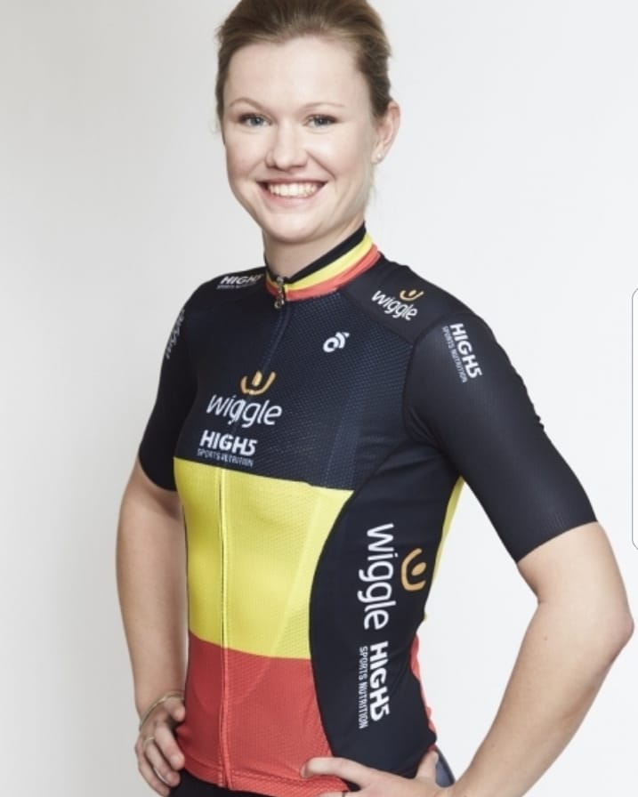 <a href="/JolienDhoore/">Jolien D'hoore</a> is een dame om U tegen te zeggen die als enige vrouw zeker haar mannetje zal kunnen staan in ons peloton. #KDcriterium #koers #afscheid #Deinze