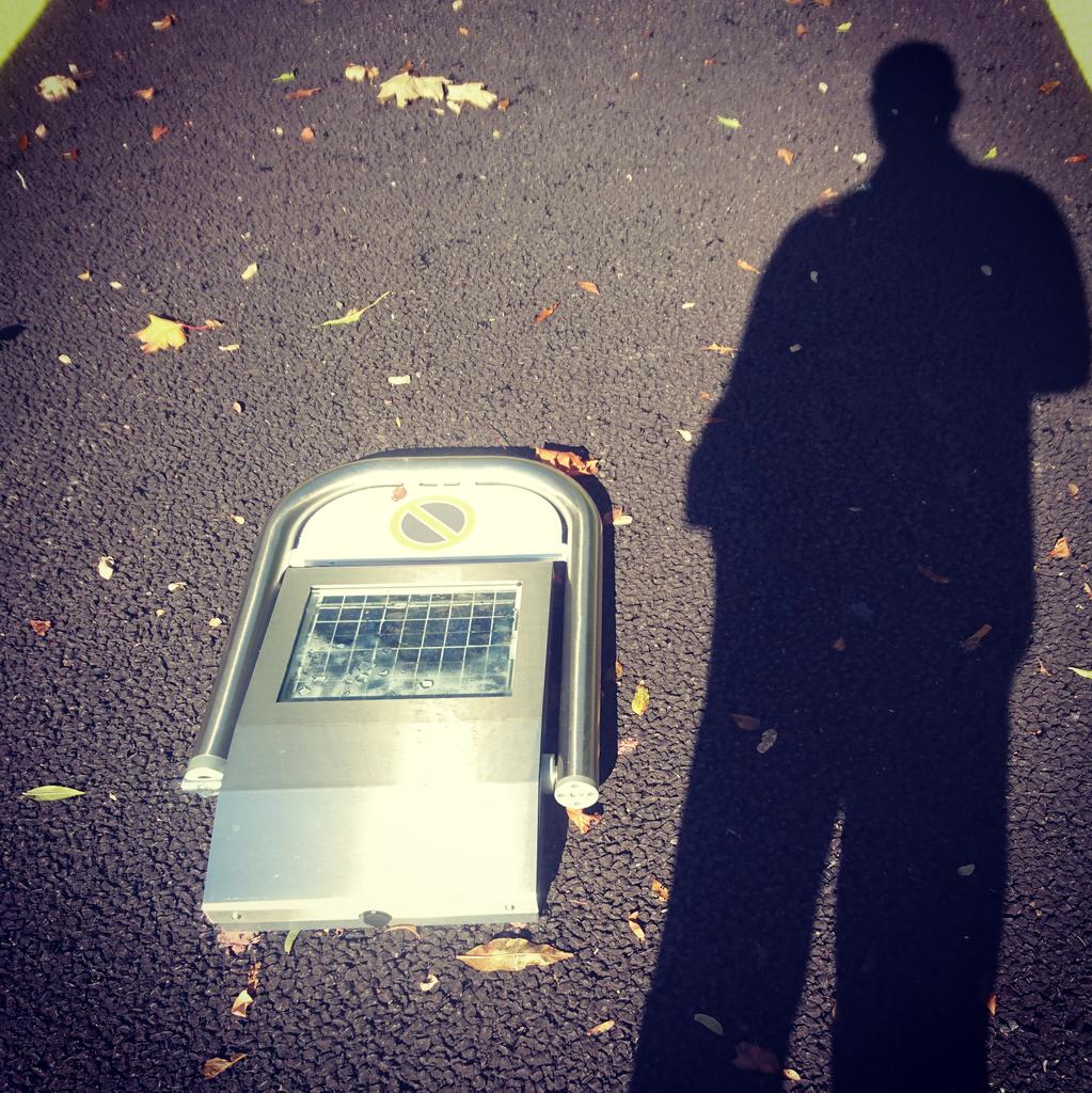 EcoefficientD's tweet photo. When you place #pv devices but put'em facing North. Misuse of #electronics causes #materialdepletion #ecodesign now! https://t.co/ZrcpWEeSUa