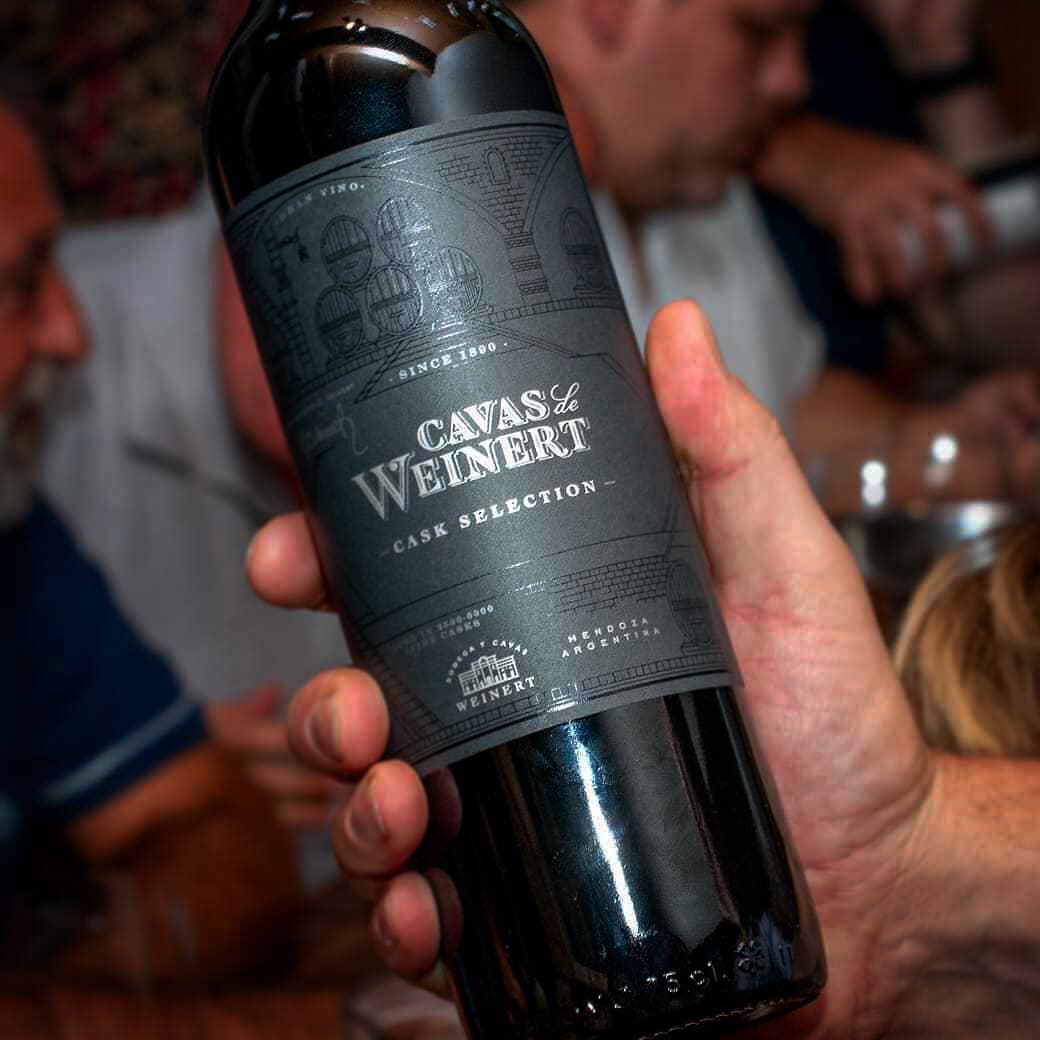 BodegaWeinert's tweet photo. #CaskSelection is a blend of 40% Malbec, 40% Cabernet Sauvignon and 20% Merlot, each part aged separately for six years to get firmness, structure and fruit expression. 🕰🍷 https://t.co/S2QjqMM7Sc