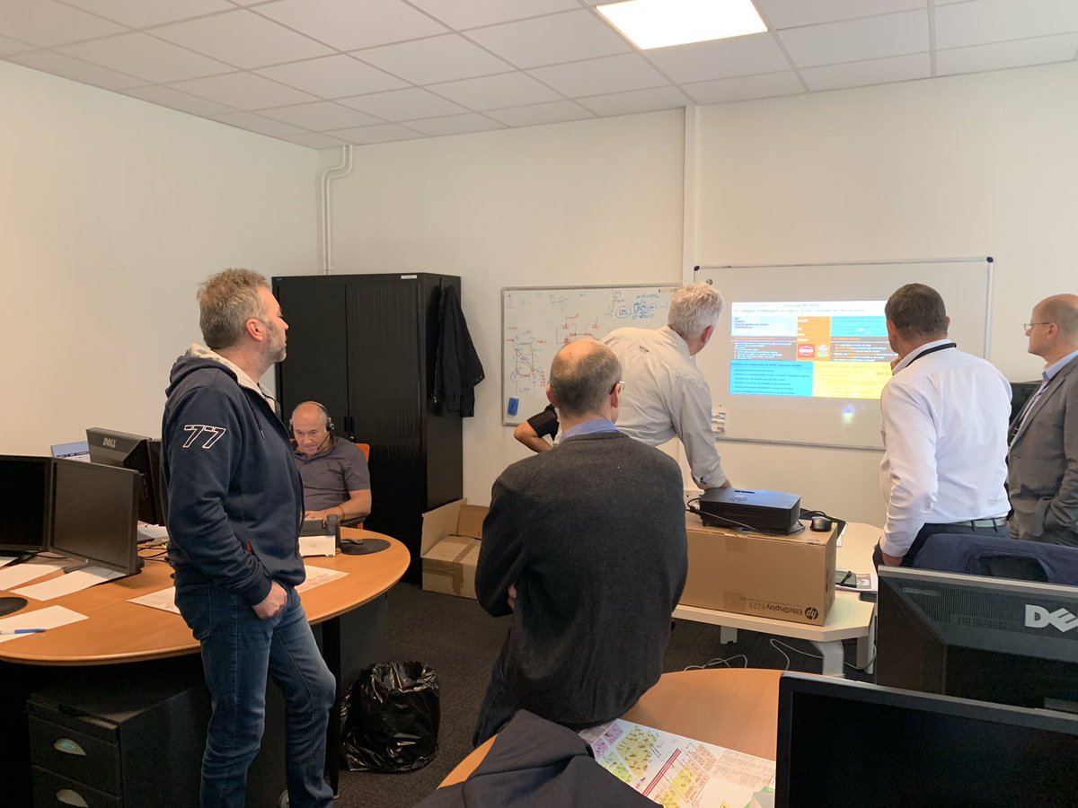 L’innovation est clé pour accompagner nos clients et préparer l’avenir. Très fier de la dynamique collective des équipes CSO/FBO @Orangebusiness de Lanester et Lannion. #operations2020_2025 #WeAreOne