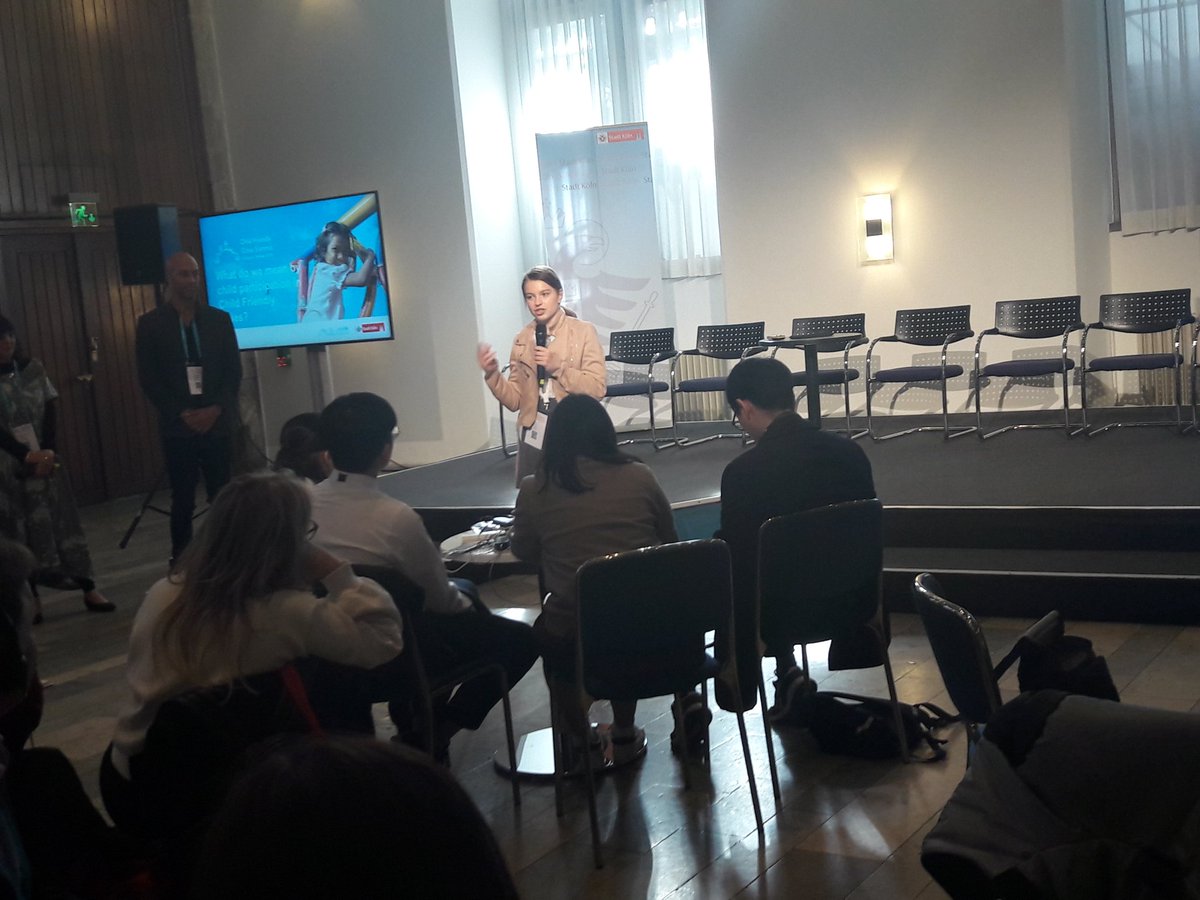 HerveNoemie's tweet photo. "Nous avons besoin de voir que nous pouvons faire une différence. Si on empêche les enfants de s'exprimer ou de faire des choix parce qu'ils sont "trop jeunes", ils ne deviendront pas des acteurs du changement" 

#childfriendlycities
#IAmCommited https://t.co/4NwVpKt0Nx