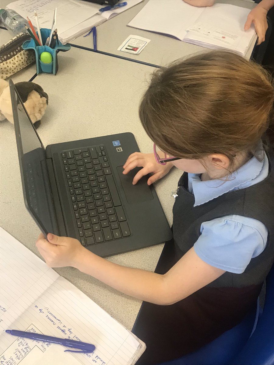 LlansannorPS's tweet photo. Today we input data on a spreadsheet and answered questions #datadataeverywhere #llps https://t.co/AphneGqOQ9